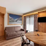 Leur Gusja Golp Quadrilocale Apartment