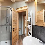 Leur Gusja Golp Quadrilocale Apartment *
